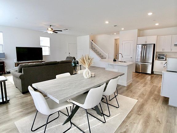 5th image of 5301 E Commerce Way Unit 33102