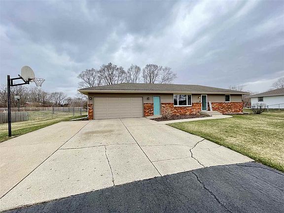 2nd image of 10424 Banyan Dr