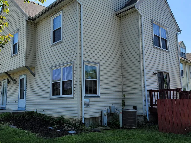 401 Darby Ln — Photo 19