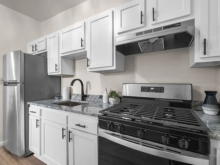 826 Walnut St — Photo 6