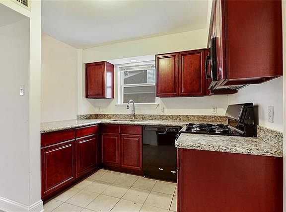 4th image of 3017 Lakewood Dr