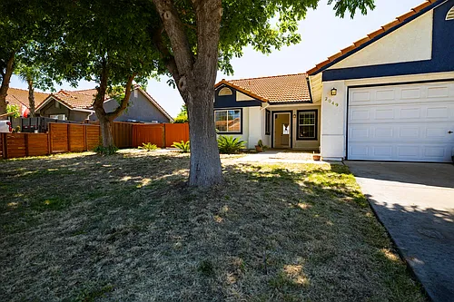 2049 Hastings Dr Photo 1