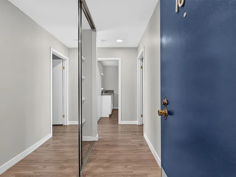 425 Coronado Ave — Photo 12