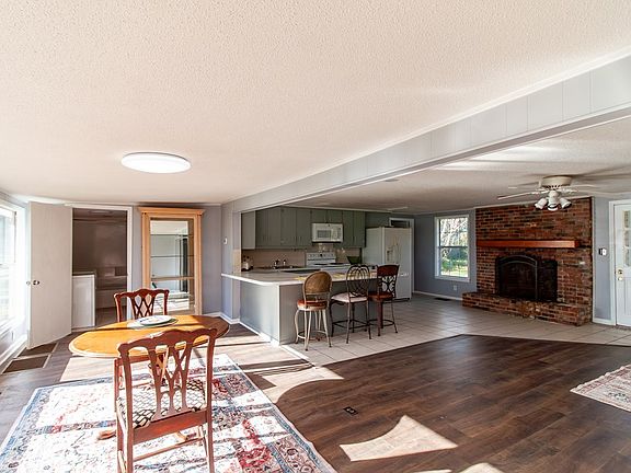 3rd image of 7261 Nichols Subdivision Rd