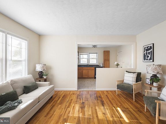 4th image of 405 E 7th Ave