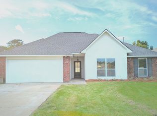 26559 Parkwood Dr, Denham Springs, LA 70726
