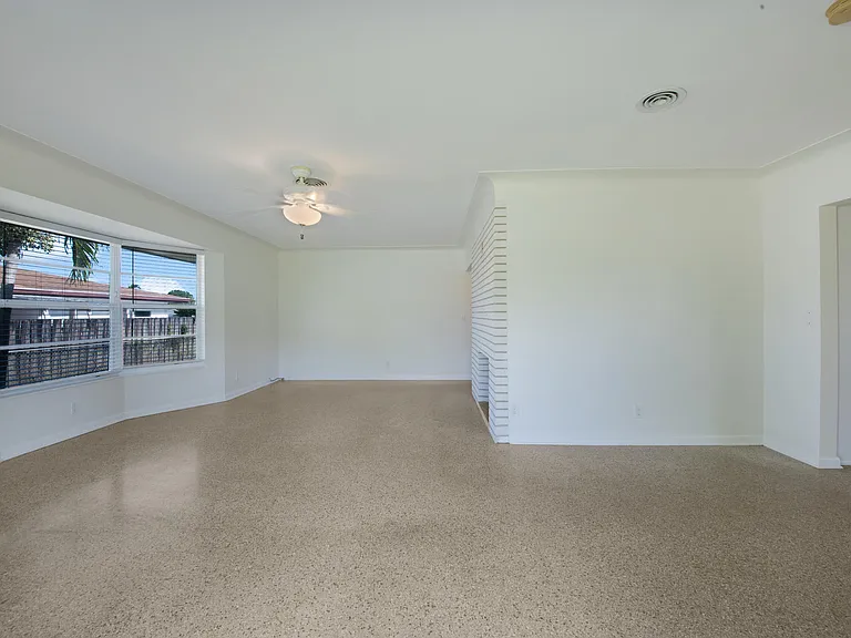 2022 Collier Ave — Photo 24