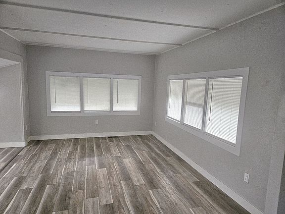3rd image of 79 Driftwood St