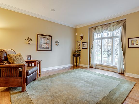 5th image of 602 Adare Ct