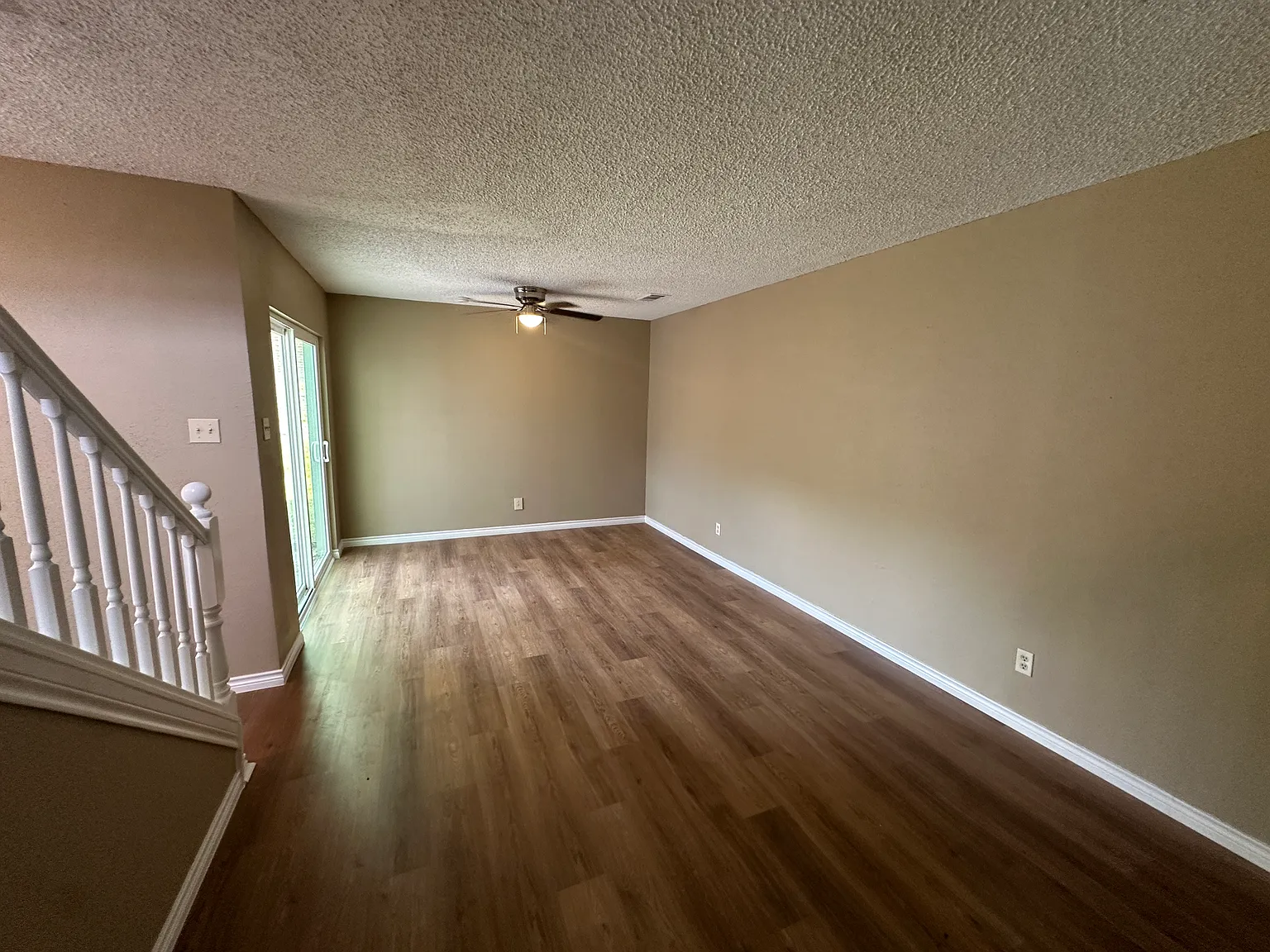 3 bed, 1134 sqft, $1,700 — Photo 3