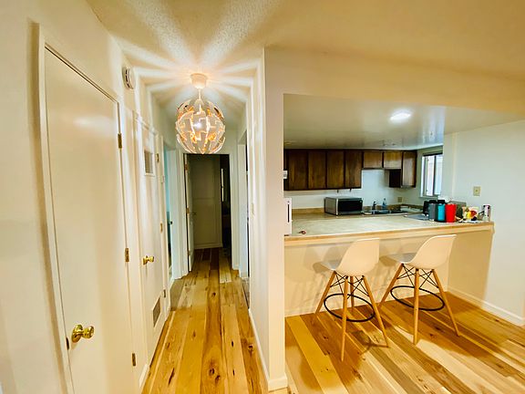 4th image of 878 Lakeview Ave APT 1