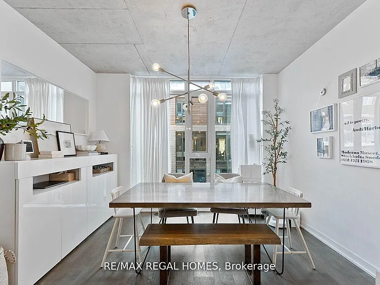 1238 Dundas St E #Townhouse 110 — Photo 1