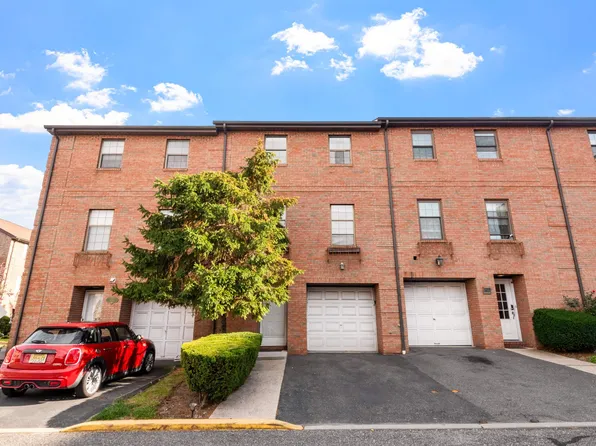 3651 Meadow Lane image 4 of 31