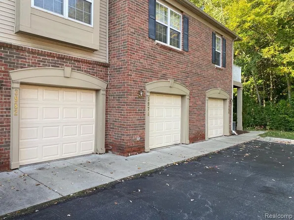 3982 Norwich Dr, Canton, MI 48188