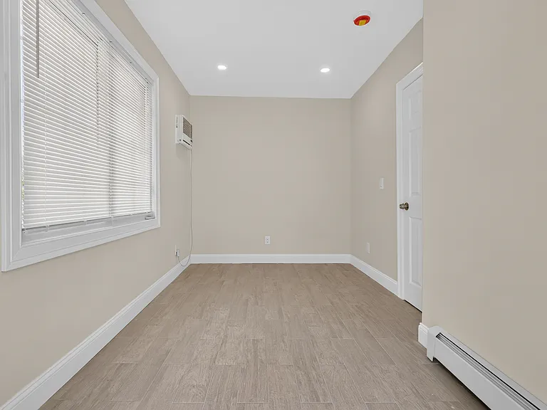 88 Buffalo Ave #2 — Photo 12