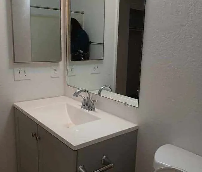 1160 Deseret Ave #B — Photo 11