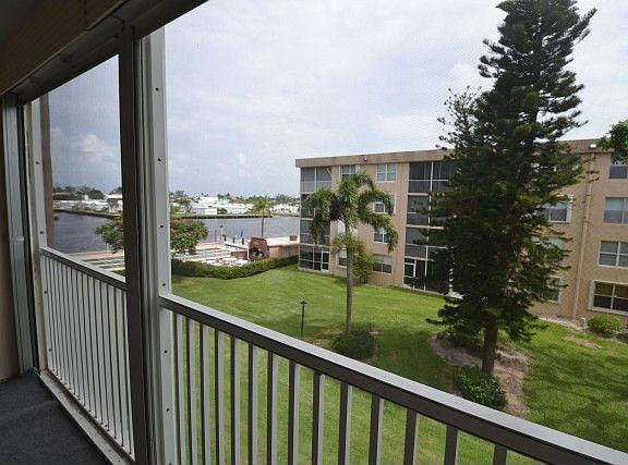 5th image of 2004 S Federal Hwy APT D305