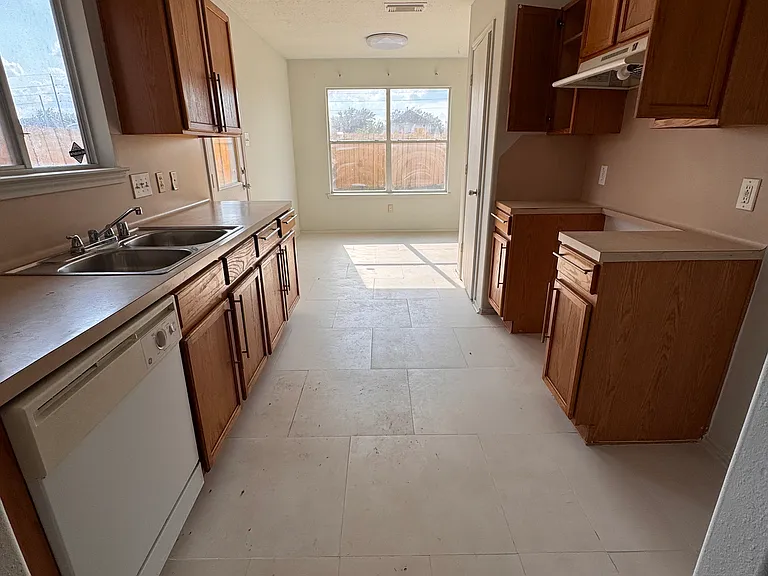 20023 Oland Way — Photo 4