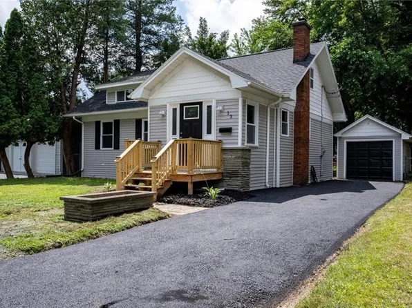 13 Benedict Dr, Rochester, NY 14624