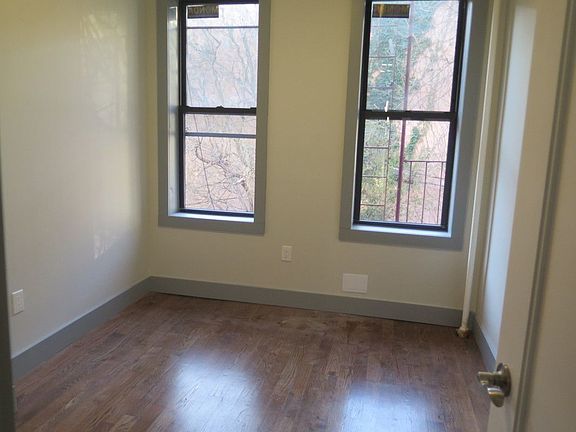 2nd image of 219 Manhattan Ave #D2l