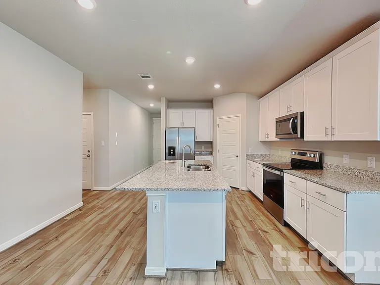 13543 Paxton Blvd — Photo 6