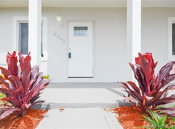 4th image of 2245 NW 165th St