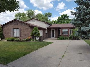 4977 Bruner Dr, Sterling Heights, MI 48310