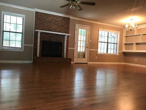 3rd image of 143 Ashbyrne Dr