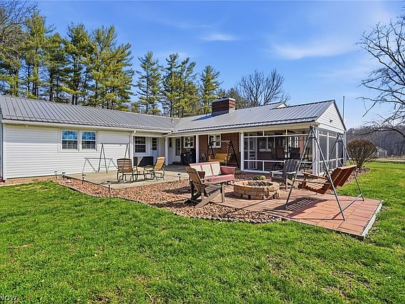 2nd image of 6655 Ceramic Rd NE