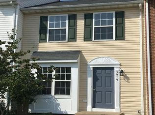 3919 Saint Michaels Sq, Fredericksburg, VA 22408