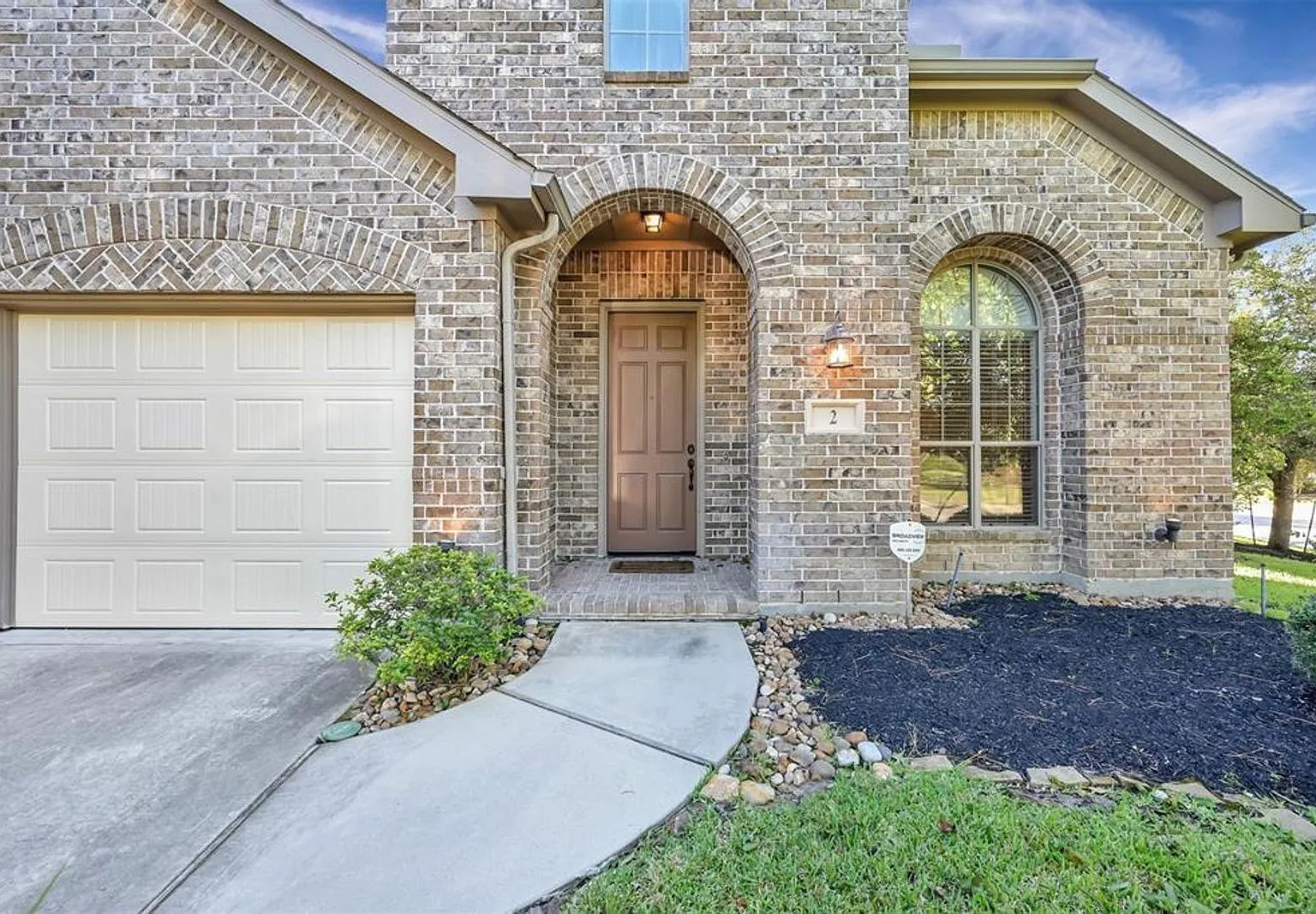 4 bed, 3.0 bath, 3104 sqft, $3,100 — Photo 4