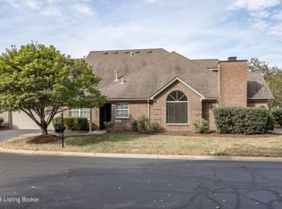 4002 Abbeywood Village Dr, Louisville, KY 40241