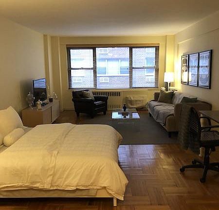 3rd image of 425 E 54th St #6U