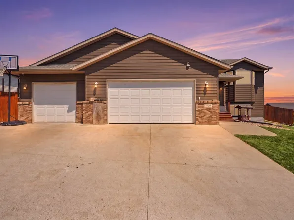 1106 Lennon Ln, Rapid City, SD 57701