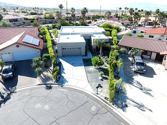 4th image of 64977 Barnes Ct