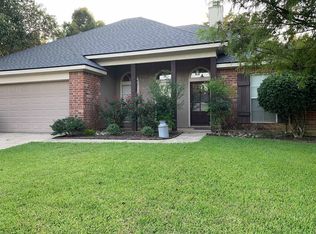 320 Pear Tree Cir, Broussard, LA 70518