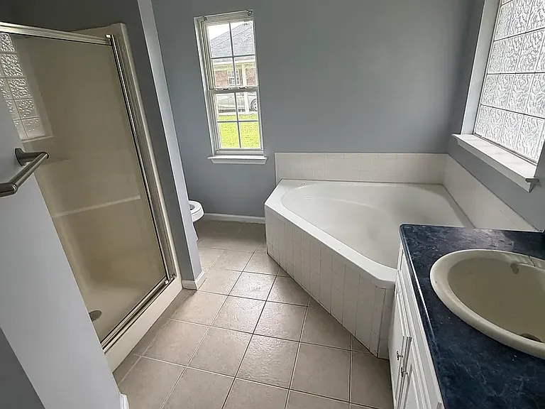 2208 Altman Way — Photo 4