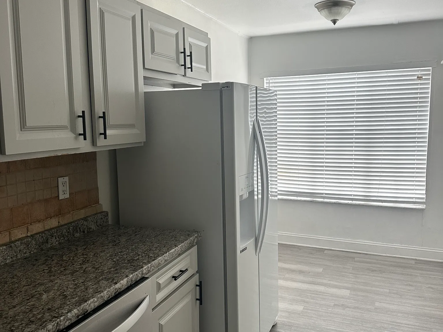 2433 Stratford Upon Avon Blvd — Photo 3