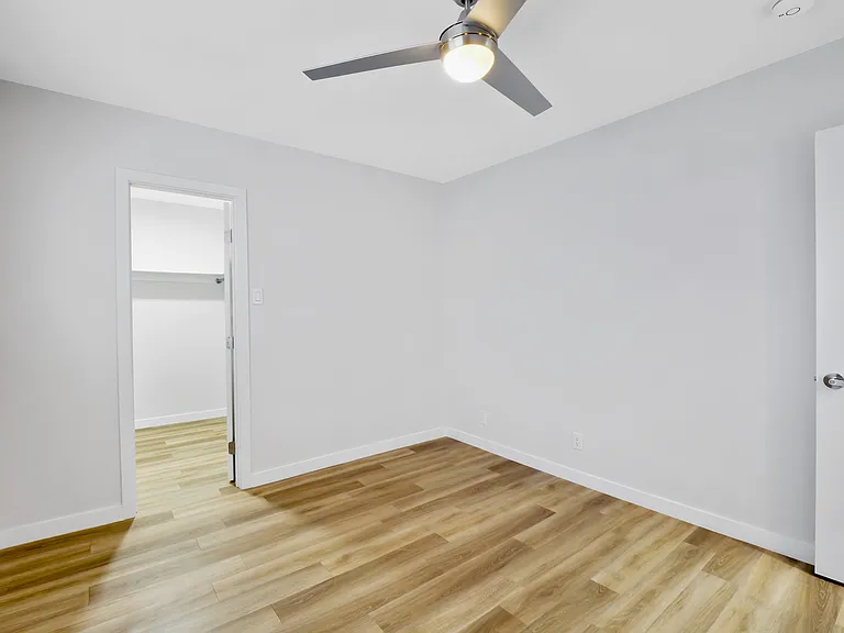 419 N Broadway — Photo 26