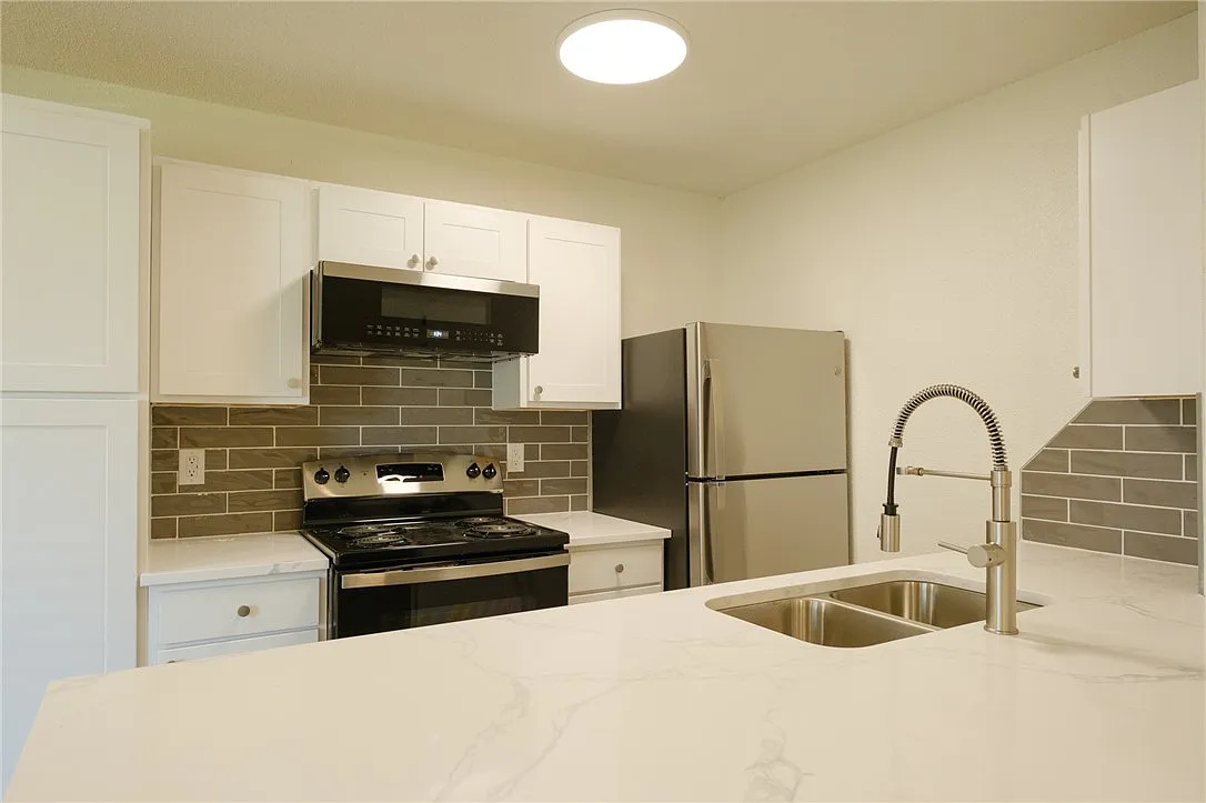 2 bed, 798 sqft, $1,095 — Photo 4