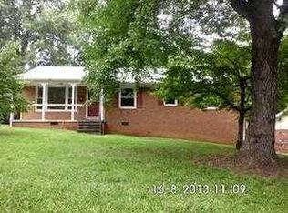 1713 Hawthorne Ln, Burlington, NC 27215