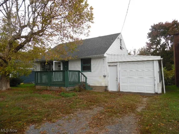 807 40th St, Vienna, WV 26105
