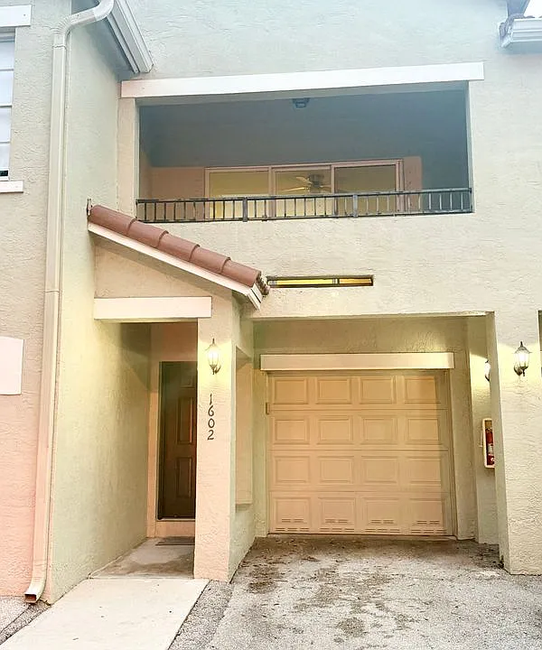1602 Belmont Pl