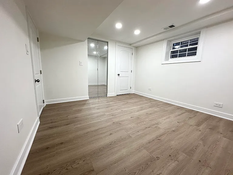 6560 W Cornelia Ave — Photo 5