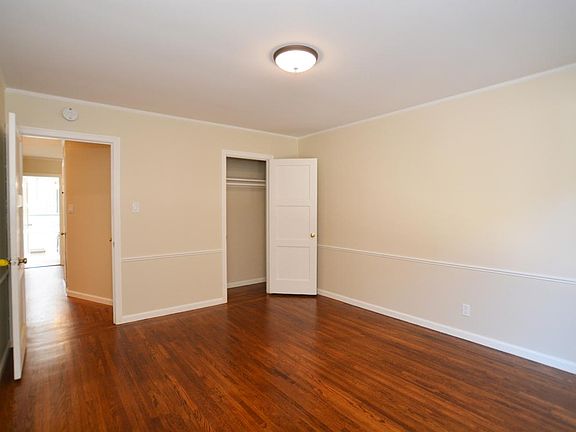 4th image of 2209 Lincoln Way