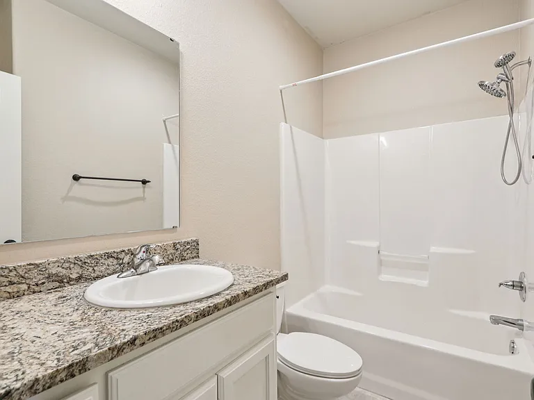 B2 - DUPLEX - 2BD, 2BA - 1054SF - Guest Bathroom
