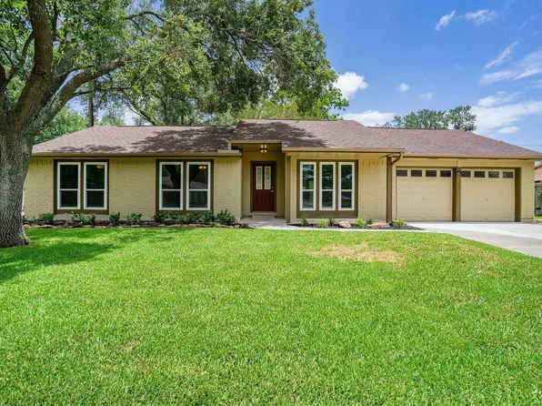 1008 Lost River Dr, Friendswood, TX 77546