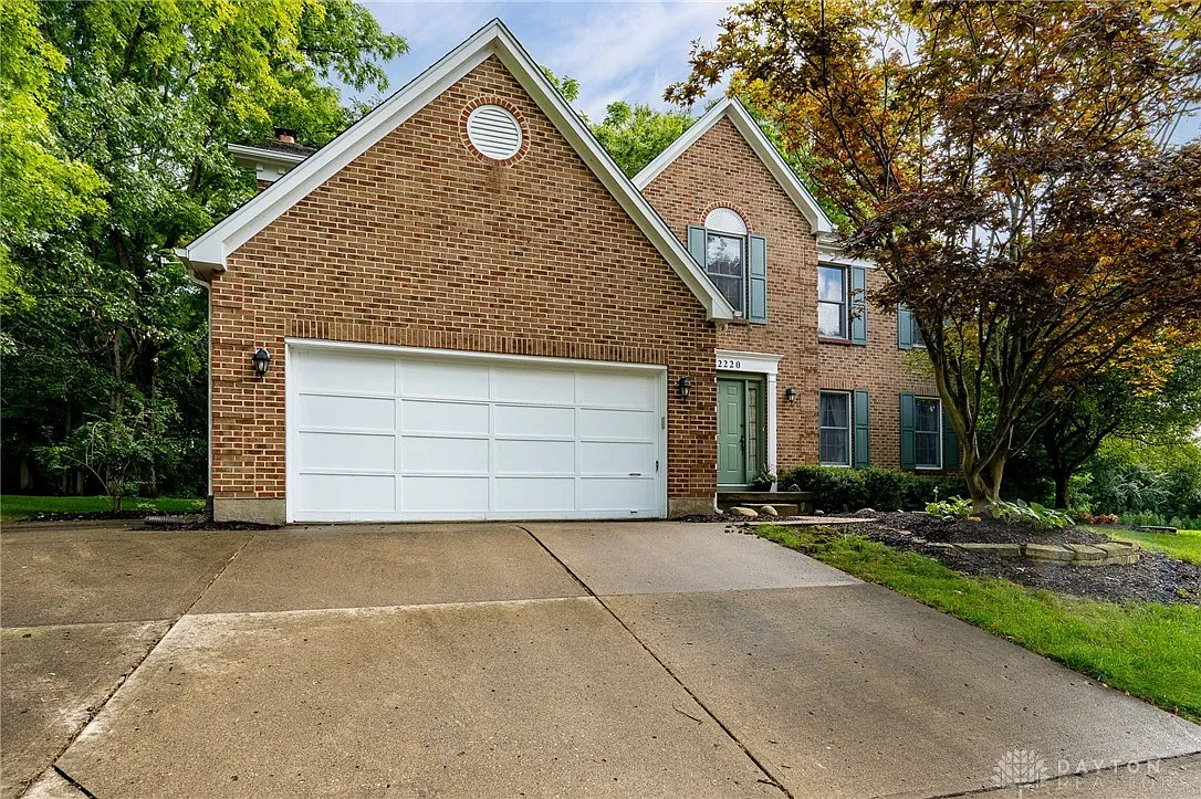 2220 Hillrise Cir photo 1