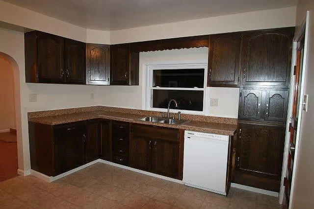 2867 Wilson St — Photo 3