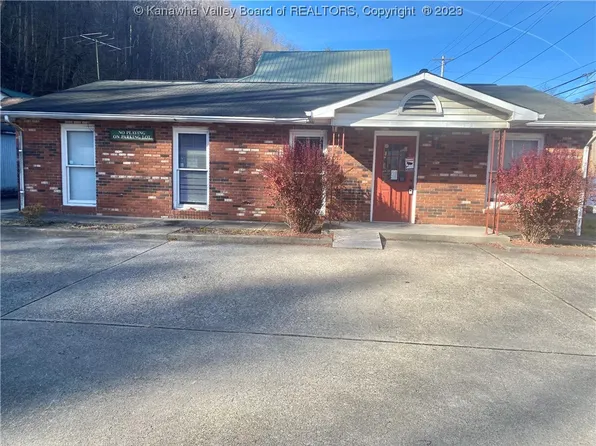 38924 Coal River Rd, Whitesville, WV 25209